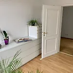 Charmante Dachgeschoss 아파트 *