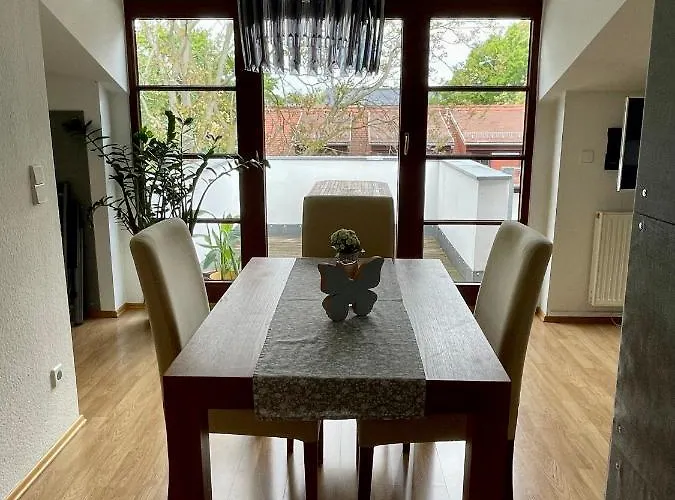 Charmante Dachgeschoss アパート