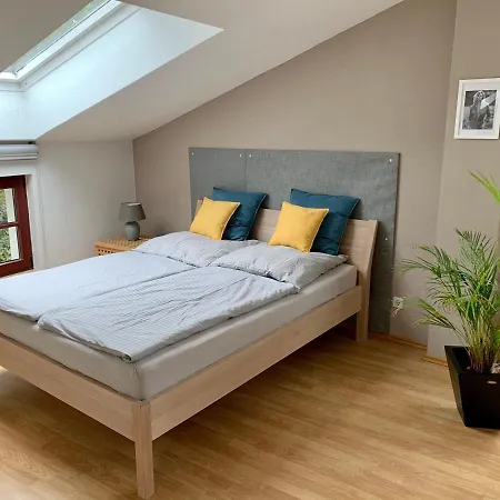 Charmante Dachgeschoss לייפציג