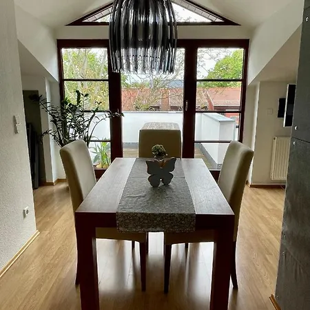 Charmante Dachgeschoss Apartment